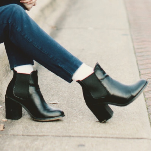 Black Nettle Lipstik Boots - Picture 2 of 3